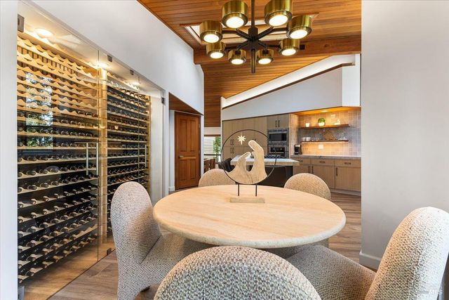 2656 Knob Hill Dr, Santa Rosa, CA 95404