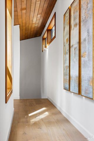 2656 Knob Hill Dr, Santa Rosa, CA 95404