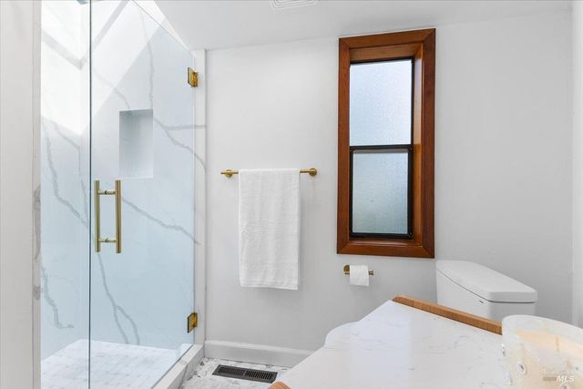 2656 Knob Hill Dr, Santa Rosa, CA 95404