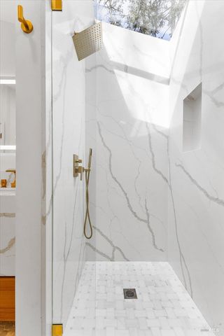 2656 Knob Hill Dr, Santa Rosa, CA 95404