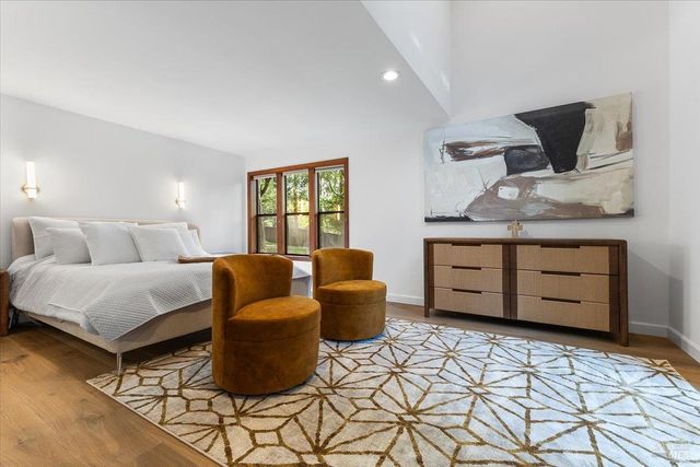 2656 Knob Hill Dr, Santa Rosa, CA 95404