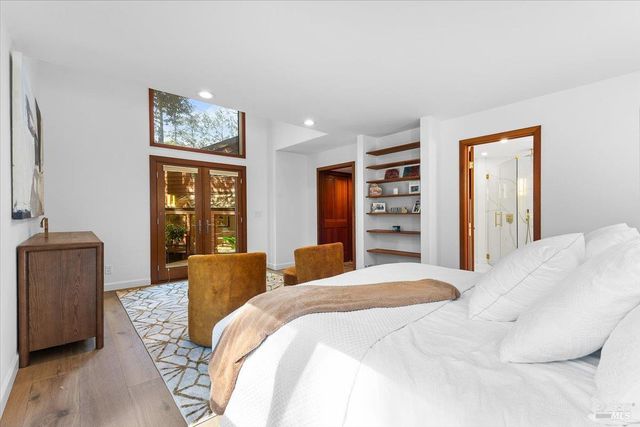 2656 Knob Hill Dr, Santa Rosa, CA 95404