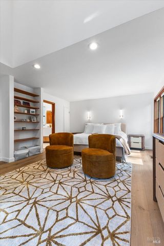 2656 Knob Hill Dr, Santa Rosa, CA 95404