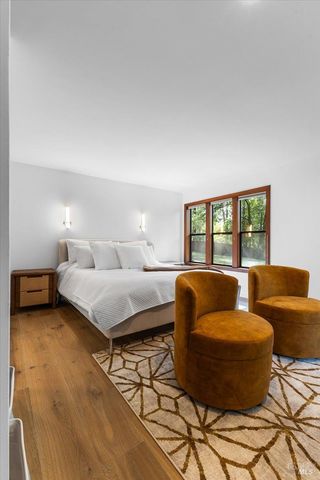 2656 Knob Hill Dr, Santa Rosa, CA 95404