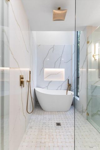 2656 Knob Hill Dr, Santa Rosa, CA 95404