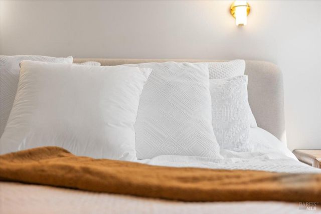 2656 Knob Hill Dr, Santa Rosa, CA 95404