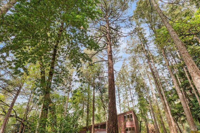 2656 Knob Hill Dr, Santa Rosa, CA 95404