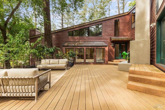 2656 Knob Hill Dr, Santa Rosa, CA 95404