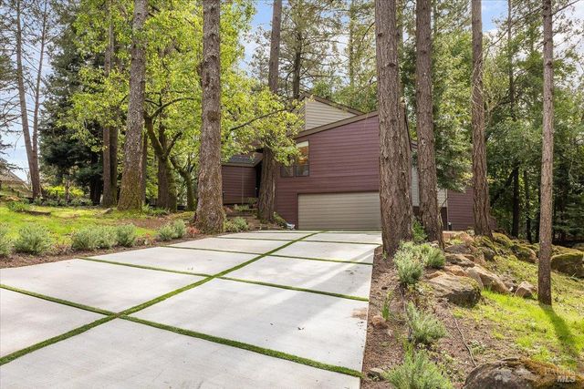 2656 Knob Hill Dr, Santa Rosa, CA 95404