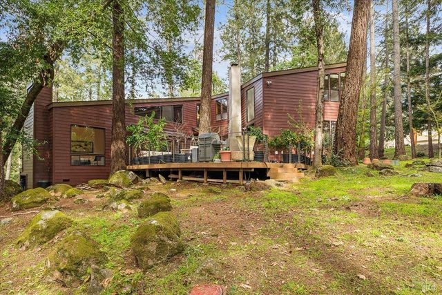 2656 Knob Hill Dr, Santa Rosa, CA 95404