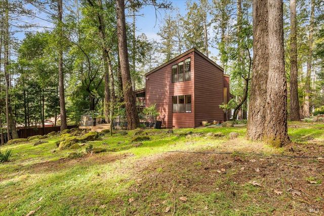 2656 Knob Hill Dr, Santa Rosa, CA 95404