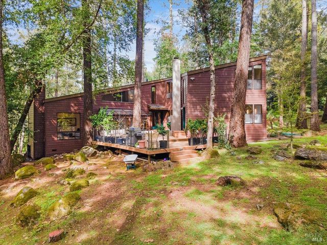 2656 Knob Hill Dr, Santa Rosa, CA 95404