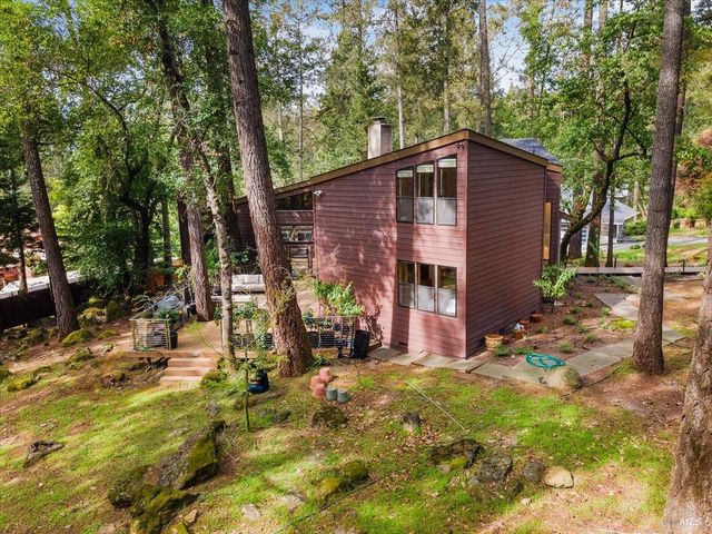 2656 Knob Hill Dr, Santa Rosa, CA 95404