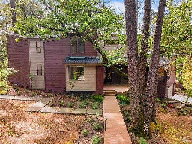 2656 Knob Hill Dr, Santa Rosa, CA 95404