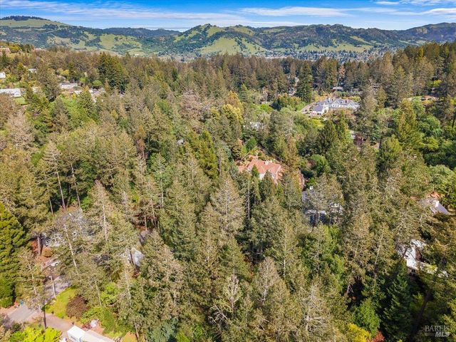 2656 Knob Hill Dr, Santa Rosa, CA 95404