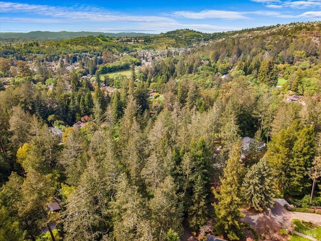 2656 Knob Hill Dr, Santa Rosa, CA 95404