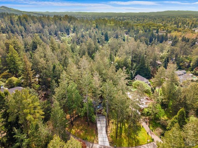 2656 Knob Hill Dr, Santa Rosa, CA 95404