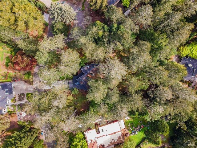 2656 Knob Hill Dr, Santa Rosa, CA 95404