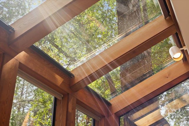 2656 Knob Hill Dr, Santa Rosa, CA 95404