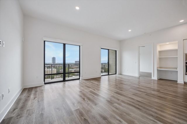 2727 Albany Street PH26, Houston, TX 77006
