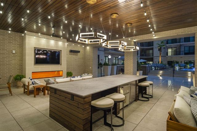 2727 Albany Street PH26, Houston, TX 77006