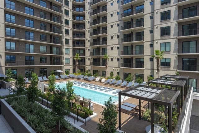 2727 Albany Street PH26, Houston, TX 77006