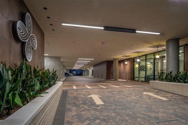 2727 Albany Street PH26, Houston, TX 77006