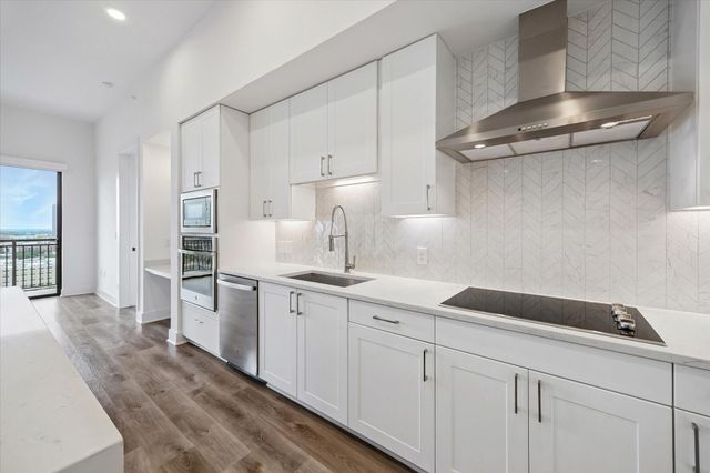 2727 Albany Street PH26, Houston, TX 77006