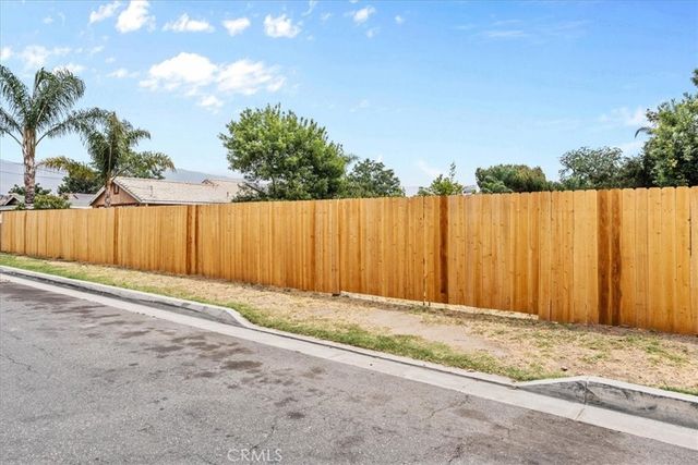 1162 W 17th, San Bernardino, CA 92411