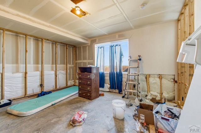 3322 Bella Luna Dr, Pueblo, CO 81001