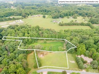 1147 Creekside Drive, Conover, NC 28613