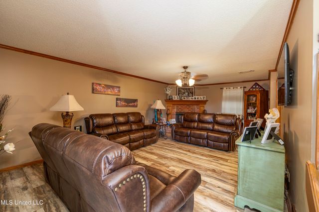 1945 Pecan Meadows Drive, Southaven, MS 38671