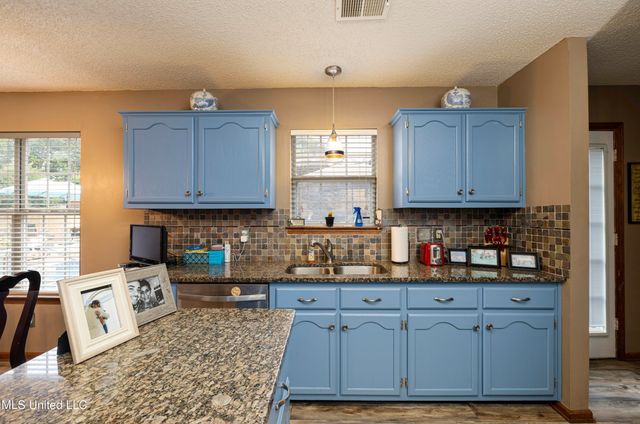 1945 Pecan Meadows Drive, Southaven, MS 38671