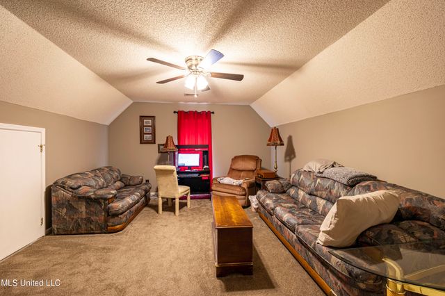 1945 Pecan Meadows Drive, Southaven, MS 38671