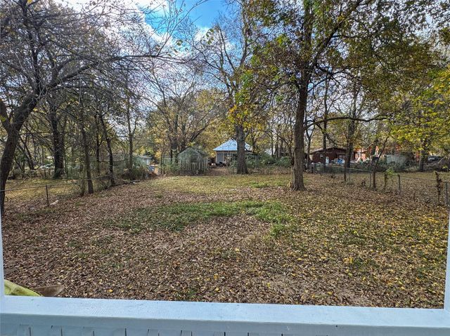 1403 W Austin Street, Paris, TX 75460