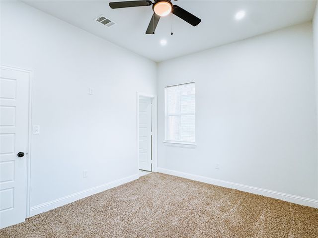 1403 W Austin Street, Paris, TX 75460