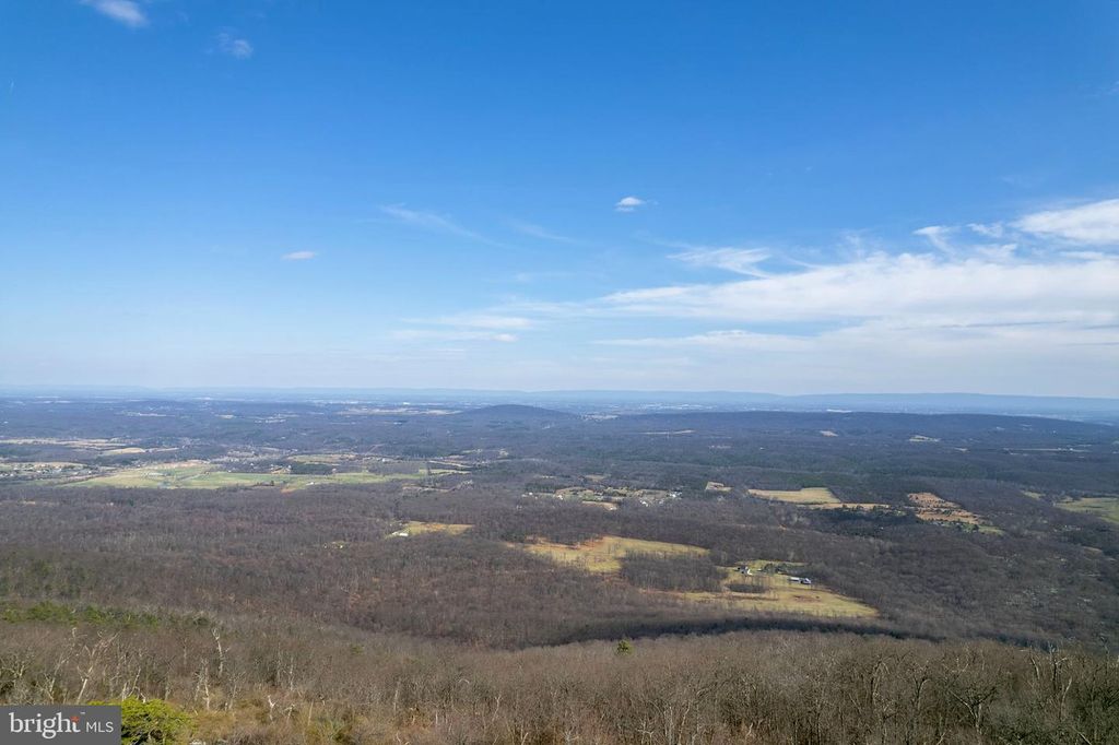 951 BOBCAT TRL, Winchester, VA 22602