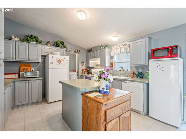 13439 Se CAYUSE Rd, Prineville, OR 97754