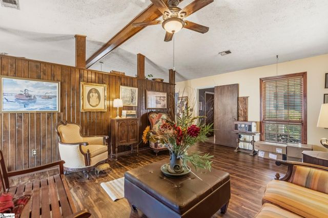 1 S Oak Forest Drive, Greenville, SC 29607