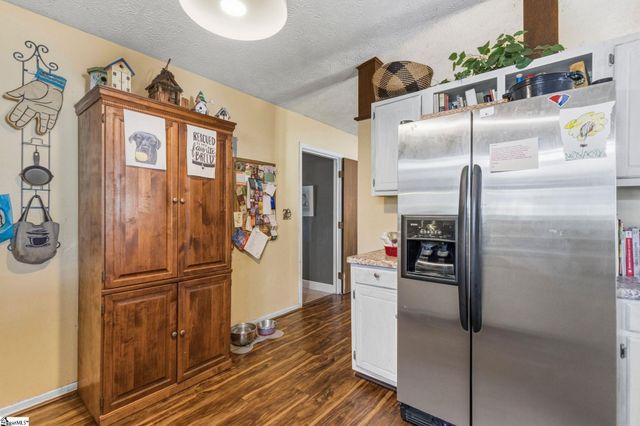 1 S Oak Forest Drive, Greenville, SC 29607