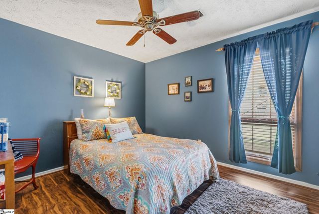 1 S Oak Forest Drive, Greenville, SC 29607