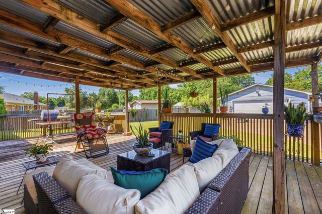 1 S Oak Forest Drive, Greenville, SC 29607