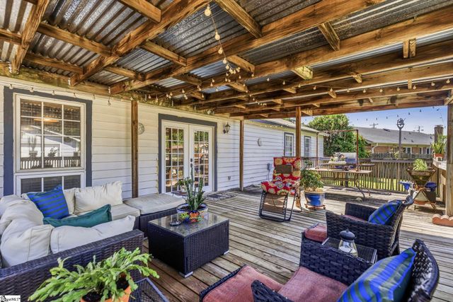 1 S Oak Forest Drive, Greenville, SC 29607