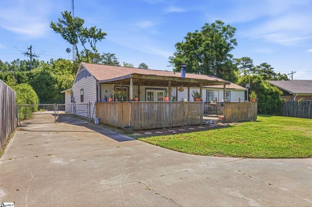 1 S Oak Forest Drive, Greenville, SC 29607