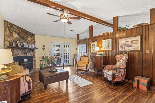 1 S Oak Forest Drive, Greenville, SC 29607