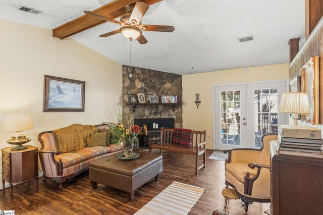 1 S Oak Forest Drive, Greenville, SC 29607