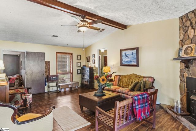 1 S Oak Forest Drive, Greenville, SC 29607