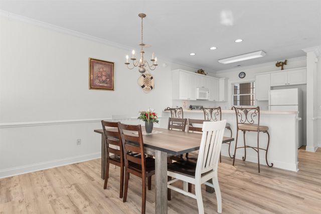 4890 Luster Leaf Cir Apt 103, Myrtle Beach, SC 29577