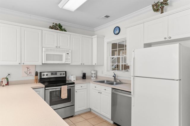 4890 Luster Leaf Cir Apt 103, Myrtle Beach, SC 29577