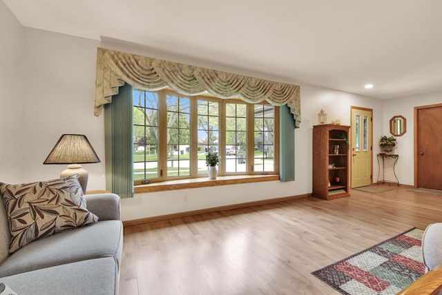 6846 S Juniper COURT, Oak Creek, WI 53154
